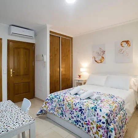 Holidays2torremolinos Bajondillo Super High Speed Wifi & 50m Beach (adults Only) Lägenhet *
